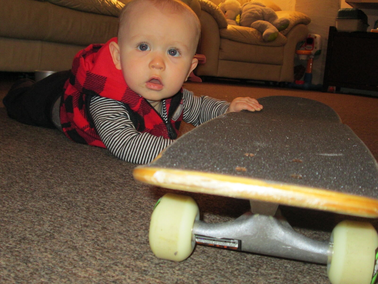 Canon PowerShot A3400 IS sample photo. Skateboarding, skateboarding, baby photography