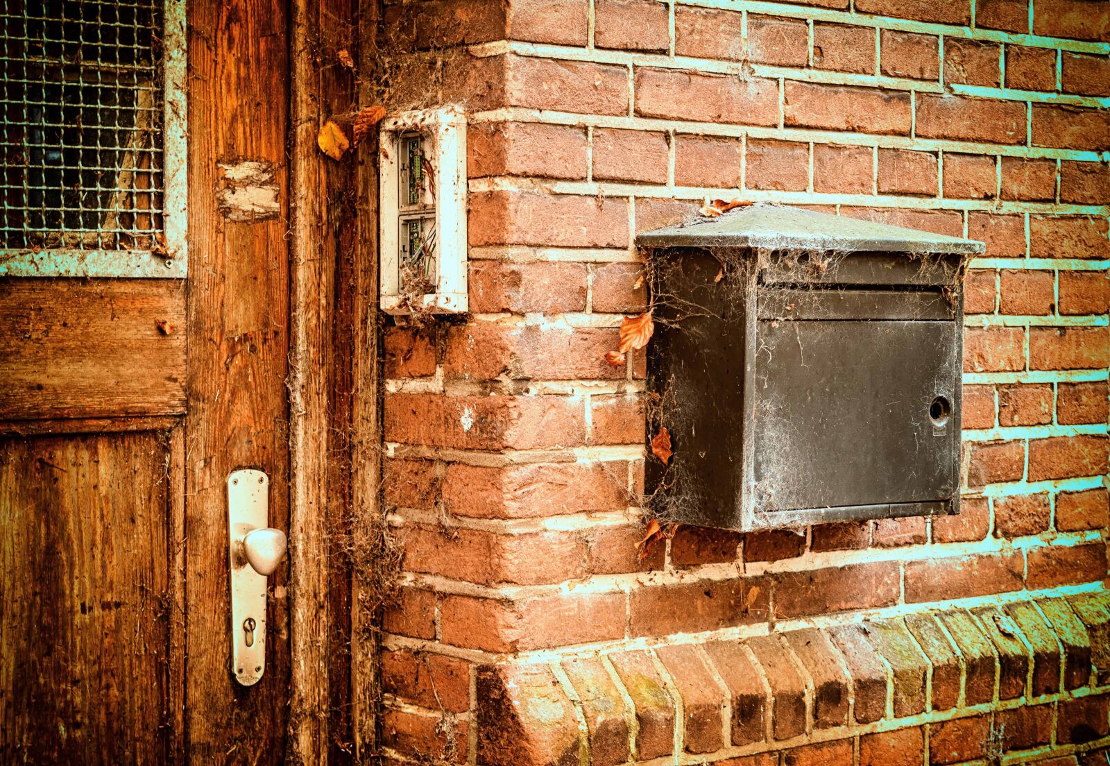 Nikon D3300 sample photo. Mailbox, facade, old, house photography