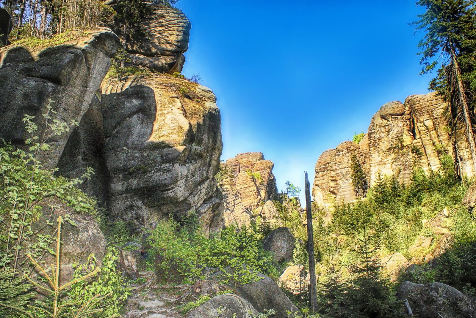 Sony Alpha DSLR-A300 sample photo. Wallpaper, rock city, czech photography