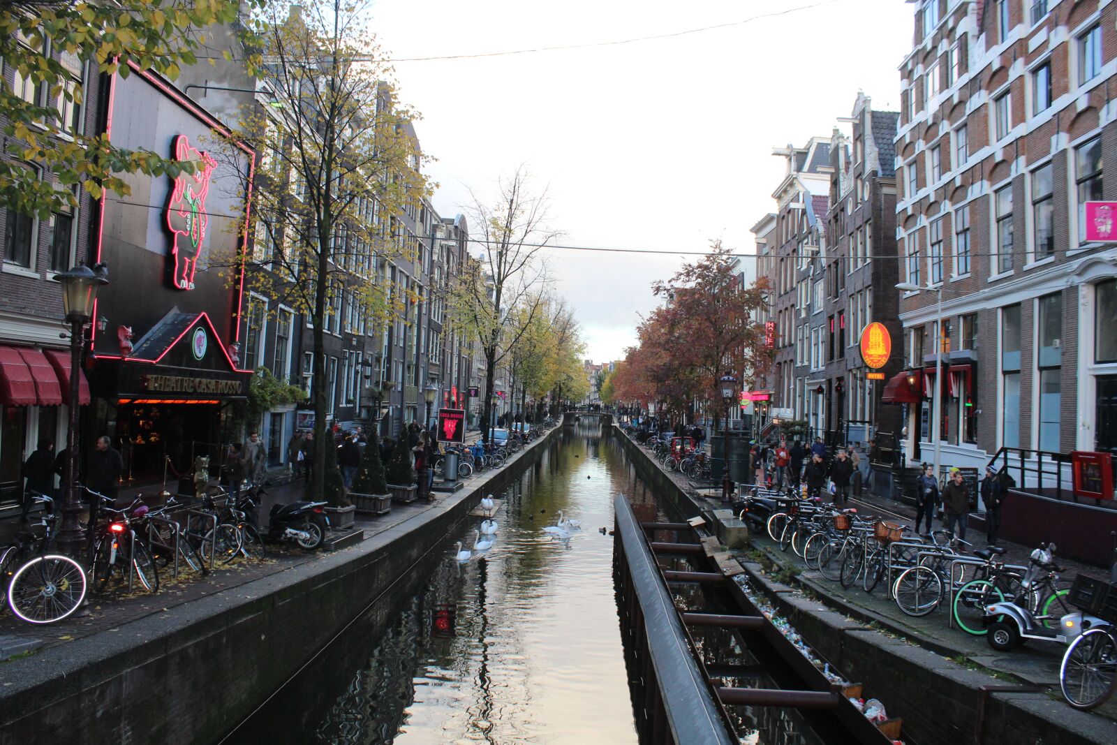 Canon EOS 1200D (EOS Rebel T5 / EOS Kiss X70 / EOS Hi) sample photo. Amsterdam, prostitution, brothel photography