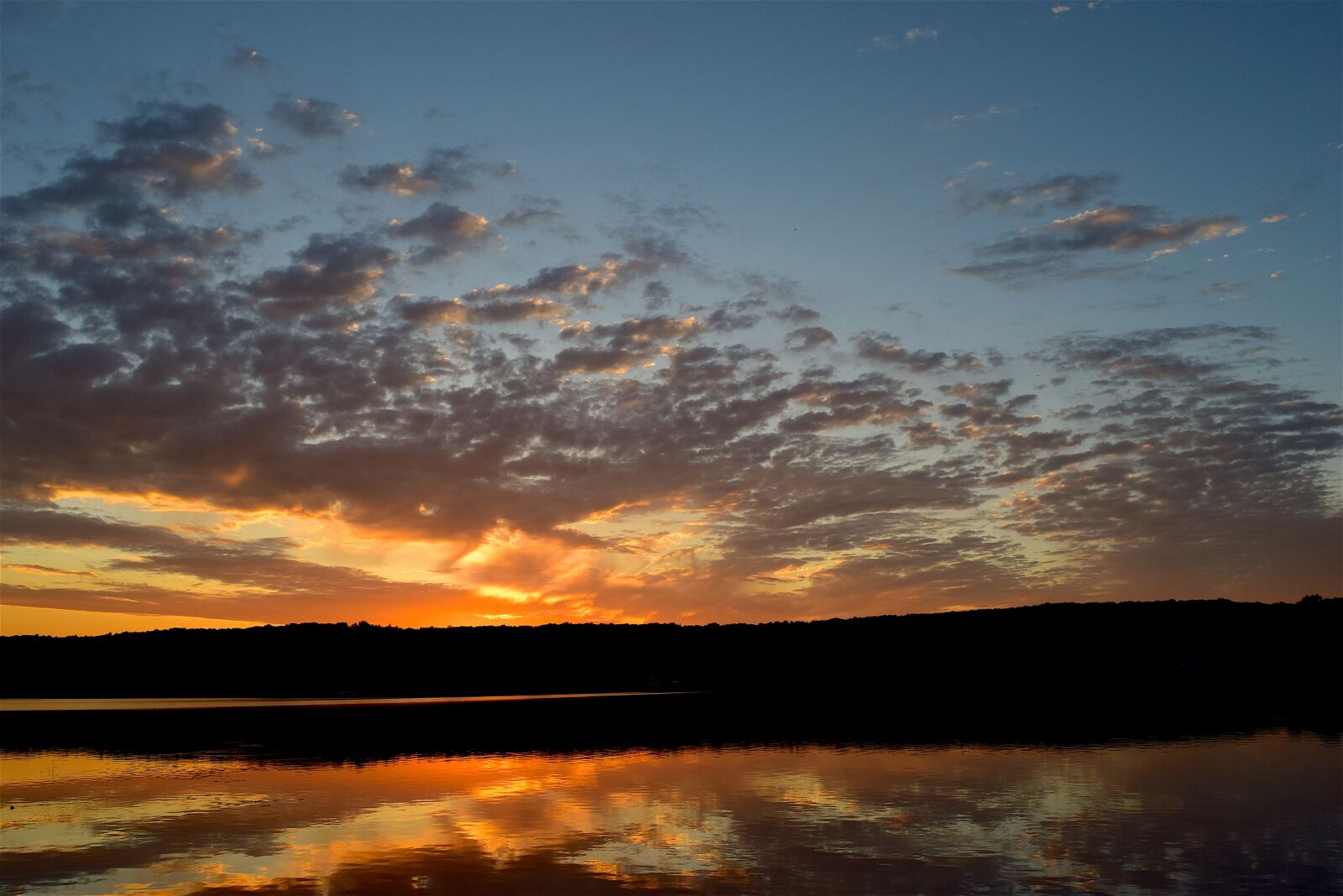 Nikon D3300 sample photo. Lake, sunset, clouds photography
