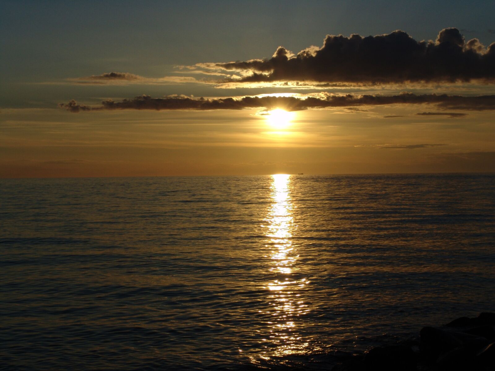 Sony DSC-F828 sample photo. Sunset, water, abendstimmung photography