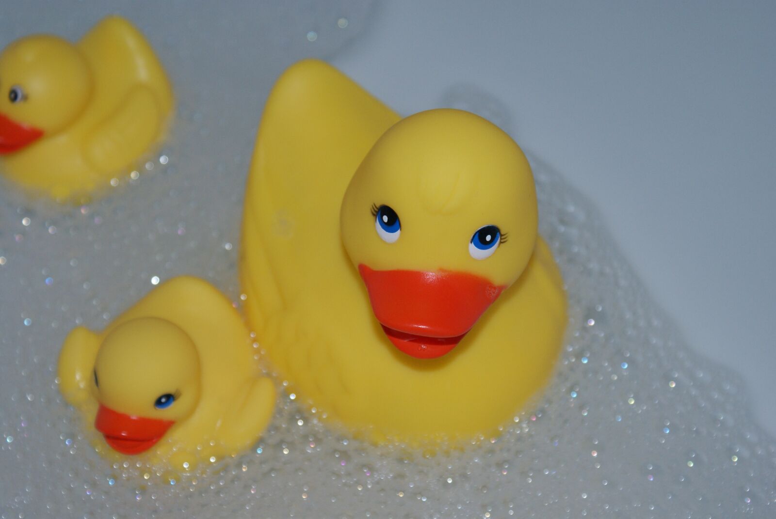 Sony Alpha DSLR-A200 sample photo. Bath duck, toy, plastic photography
