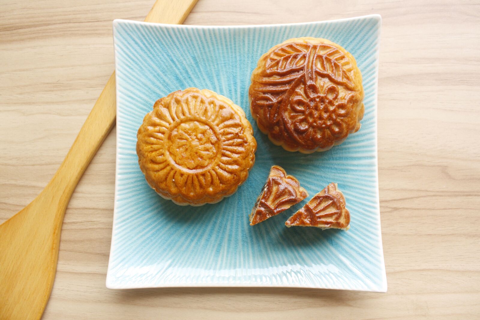 Canon EOS 50D sample photo. Cake, moon cake, food photography