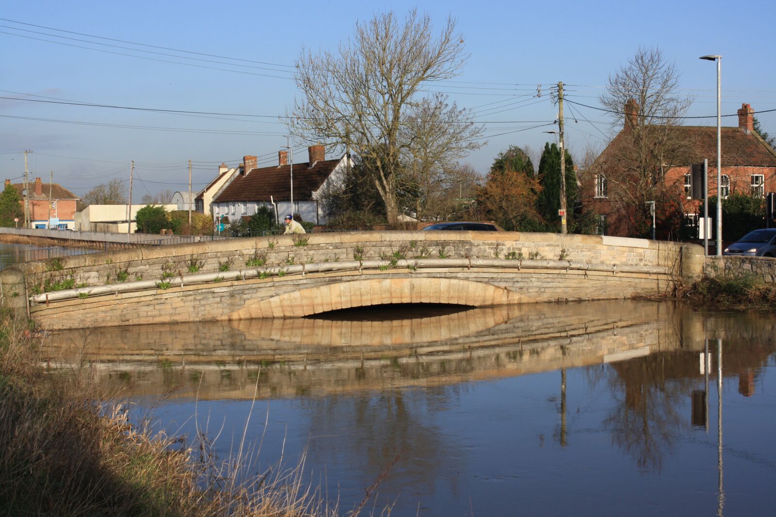 Canon EOS 1000D (EOS Digital Rebel XS / EOS Kiss F) sample photo. Bridge, flooding, river photography
