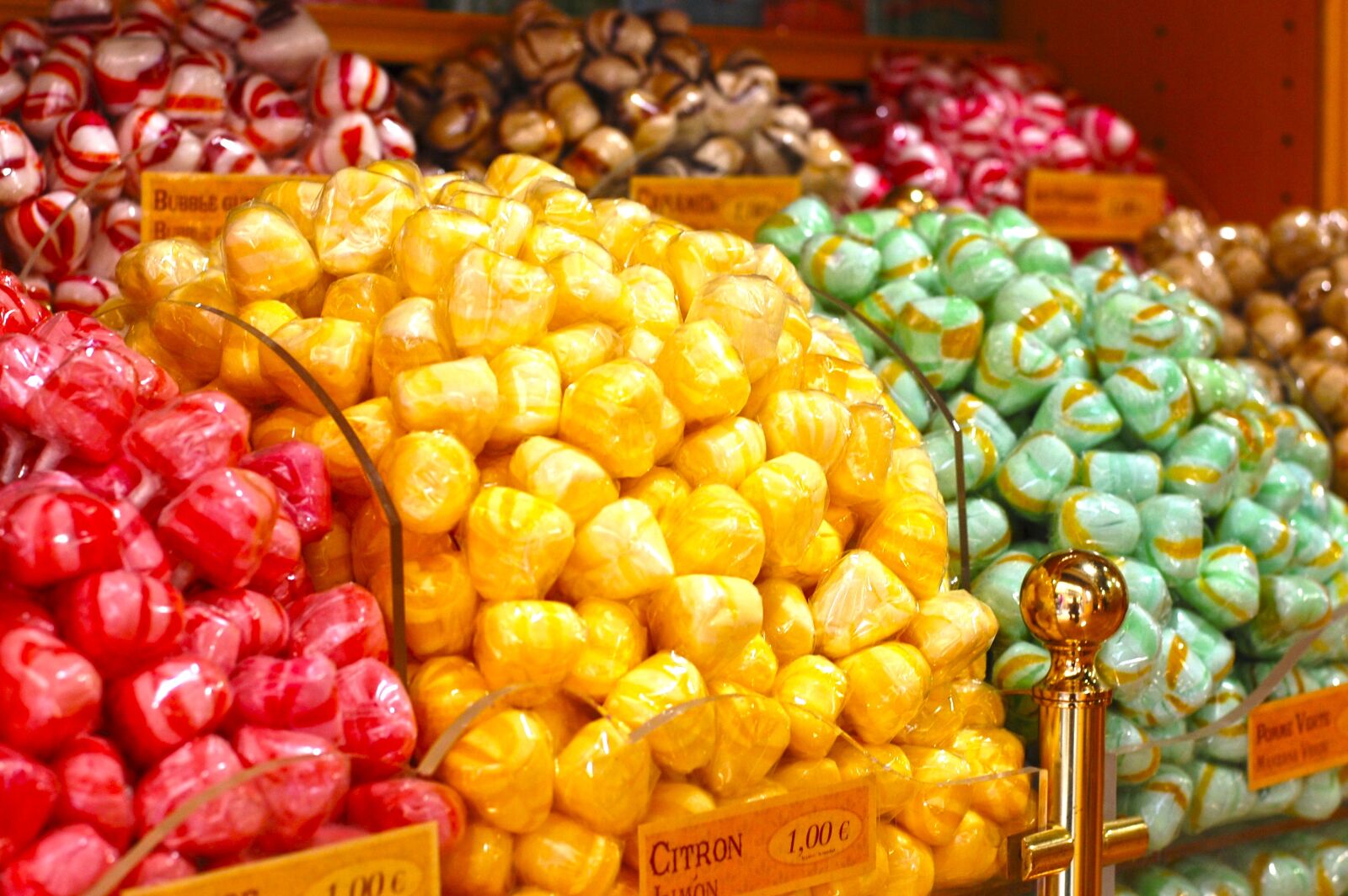 Nikon D40 sample photo. Shop, candy, color photography
