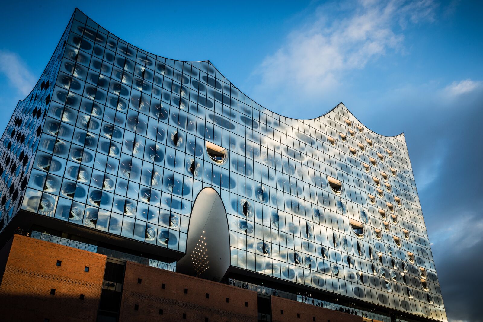 Canon EOS-1D X Mark II sample photo. Hamburg, elbe, port photography