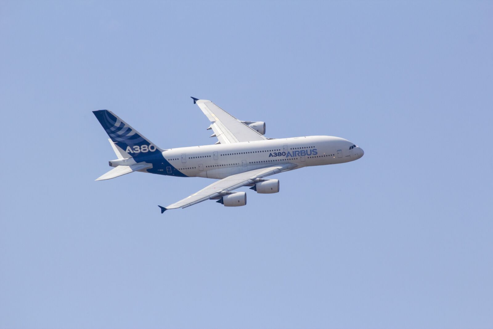 Canon EOS 600D (Rebel EOS T3i / EOS Kiss X5) sample photo. The airbus a380, airbus photography