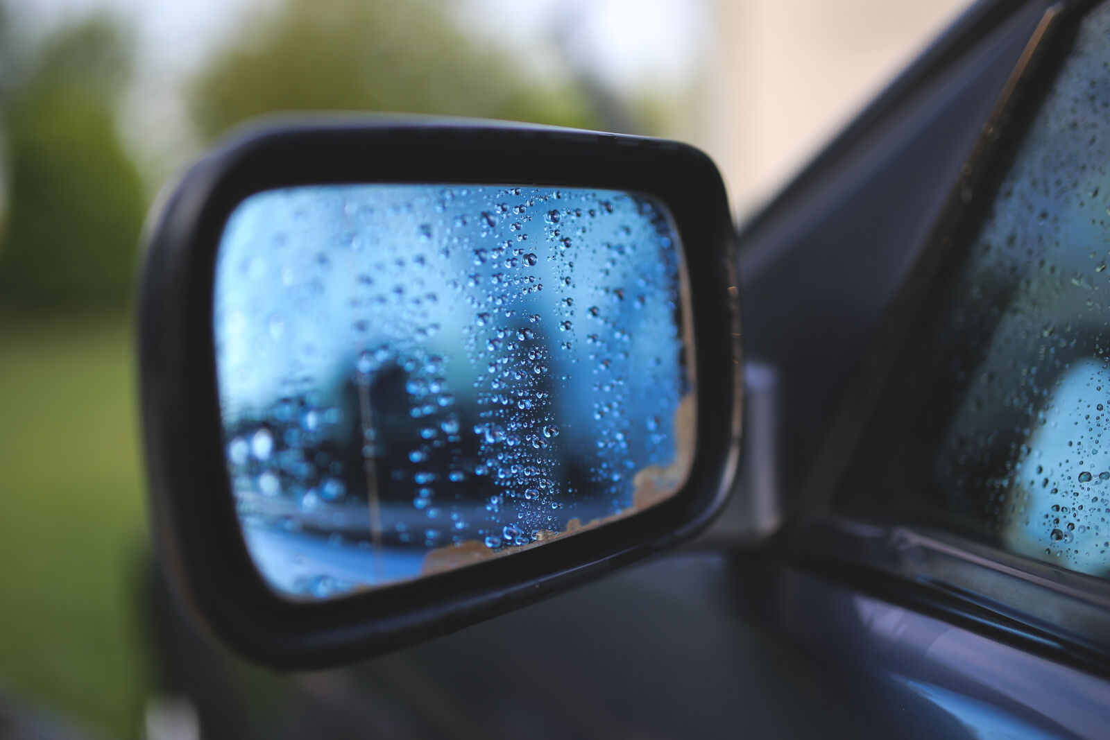 Canon EOS 6D + Sigma 35mm F1.4 DG HSM Art sample photo. Drops, on, a, car photography