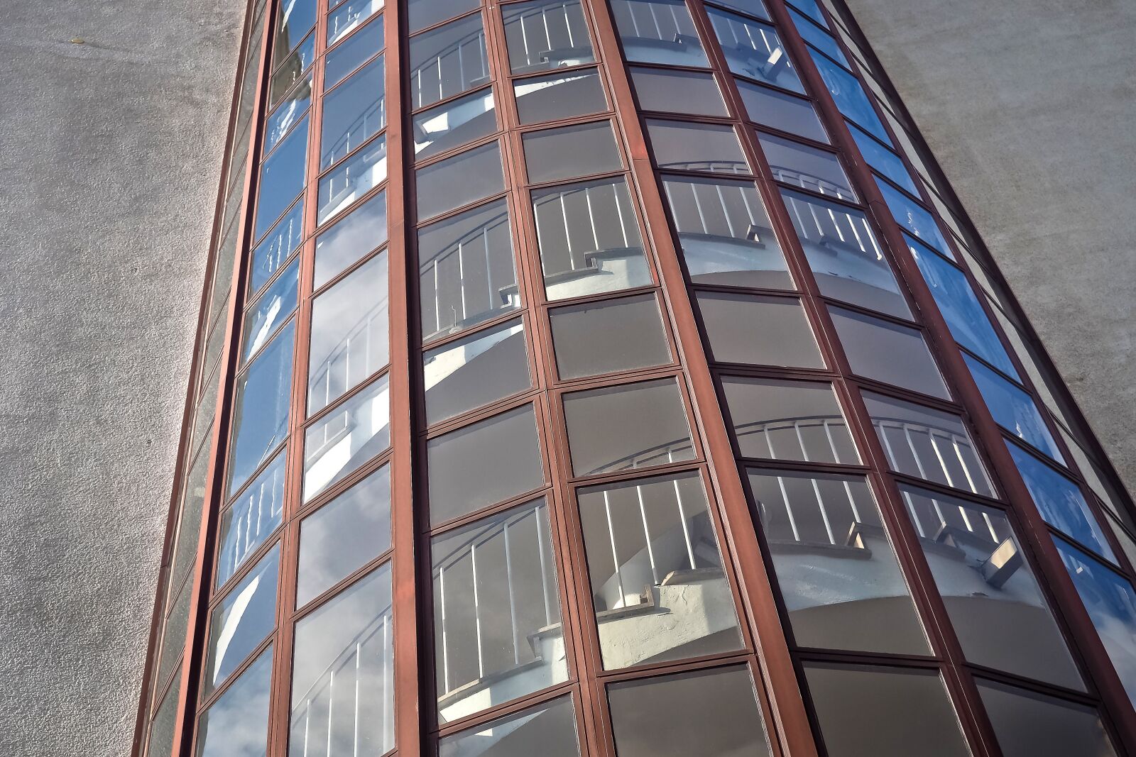 Olympus OM-D E-M10 sample photo. Architecture, glass, building photography