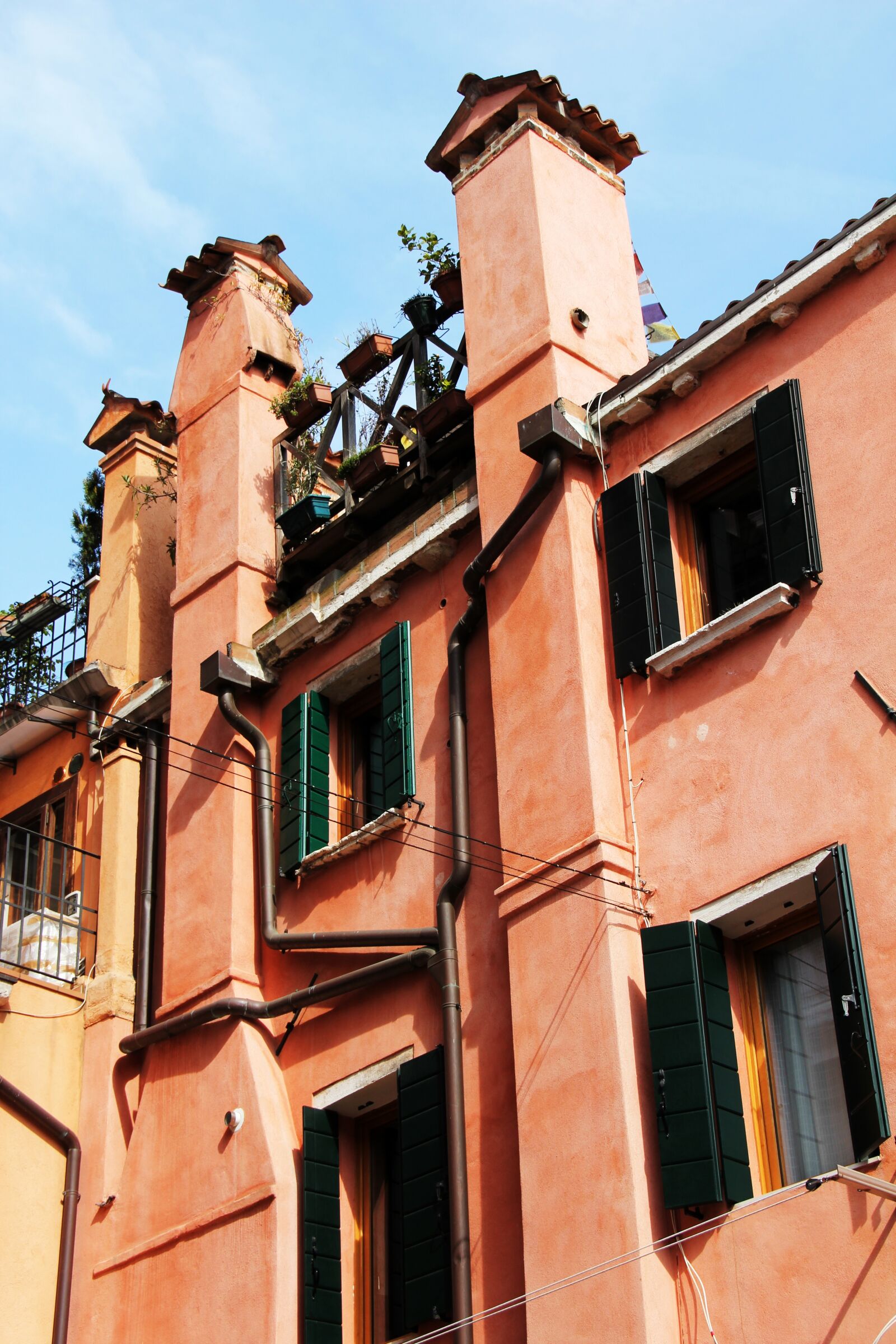 Canon EOS 60D sample photo. House facade, red, architecture photography