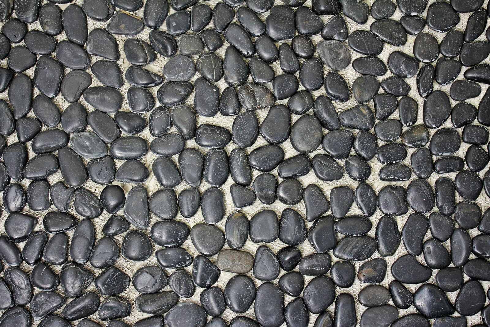 Canon EOS 550D (EOS Rebel T2i / EOS Kiss X4) sample photo. Pebbles, pebble mat, decorative photography