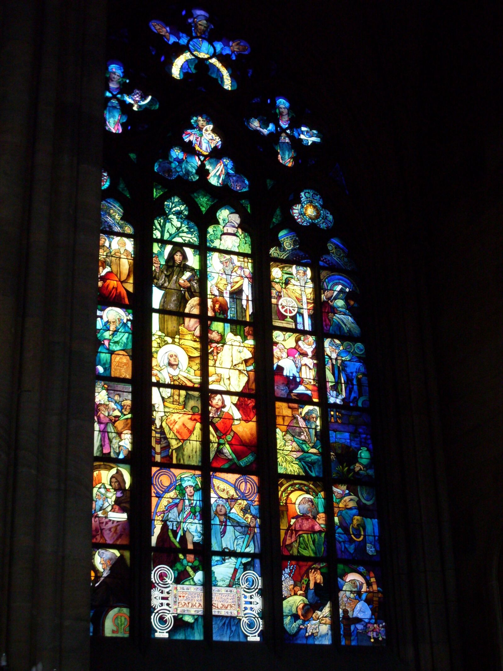 Samsung KENOX S860  / Samsung S860 sample photo. Stained glass window, church photography