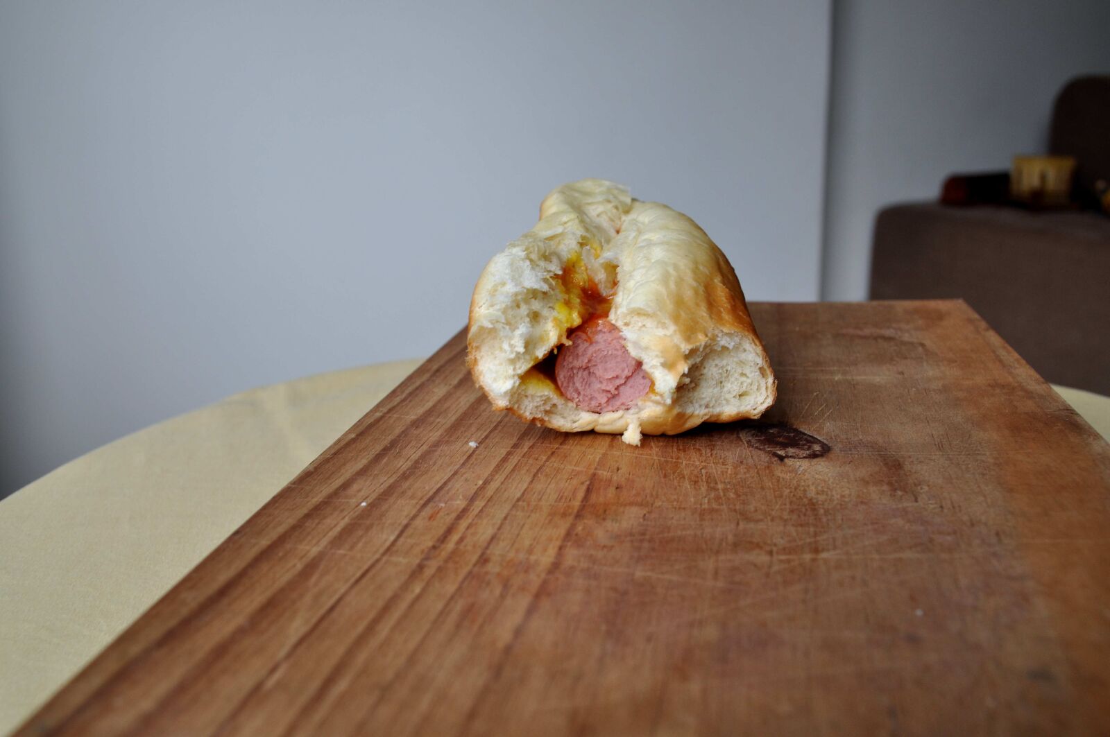 Nikon D5000 sample photo. Making, sandwich, bread, sausages photography