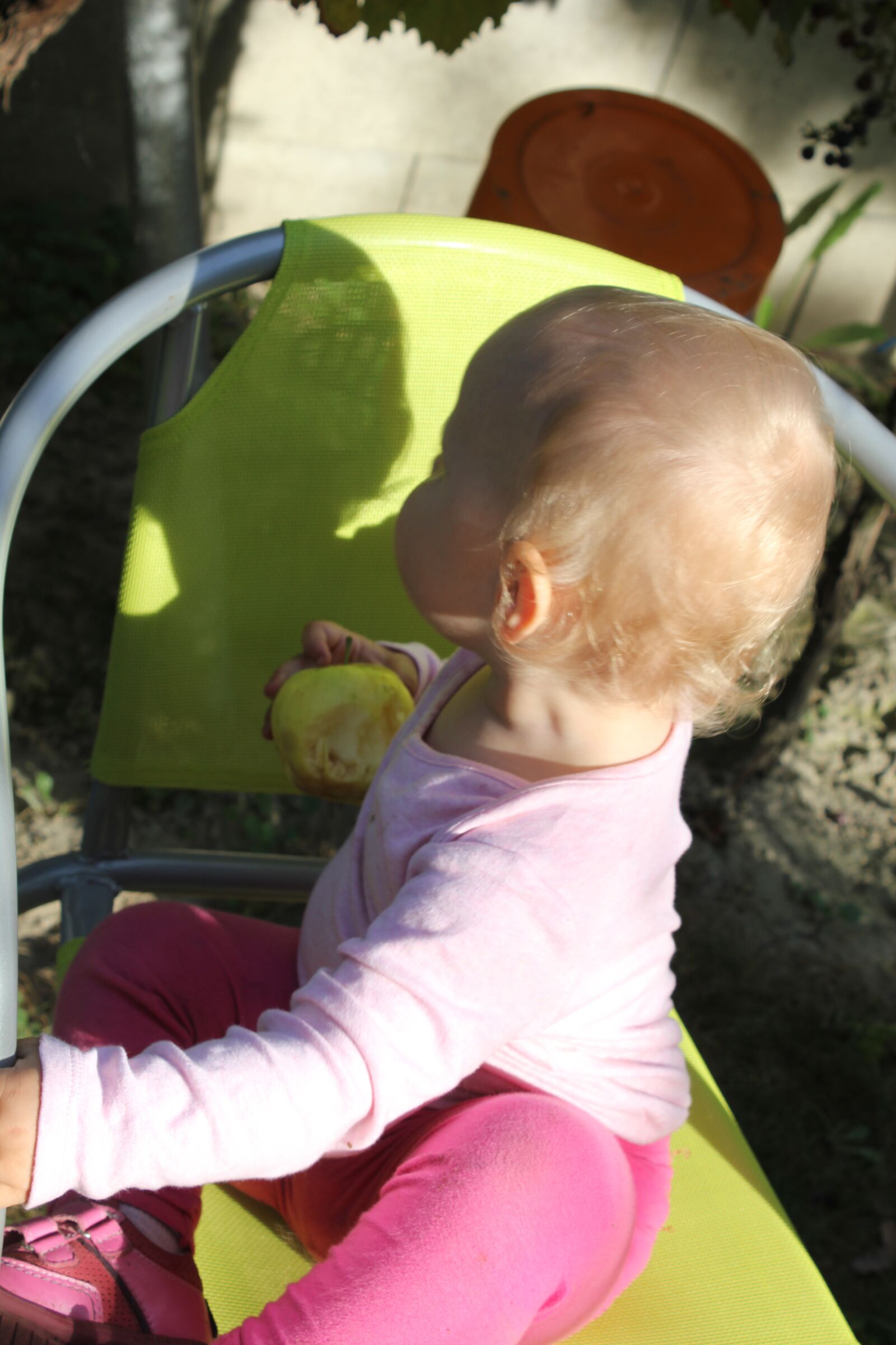 Canon EOS 550D (EOS Rebel T2i / EOS Kiss X4) sample photo. Child, autumn, shadow photography