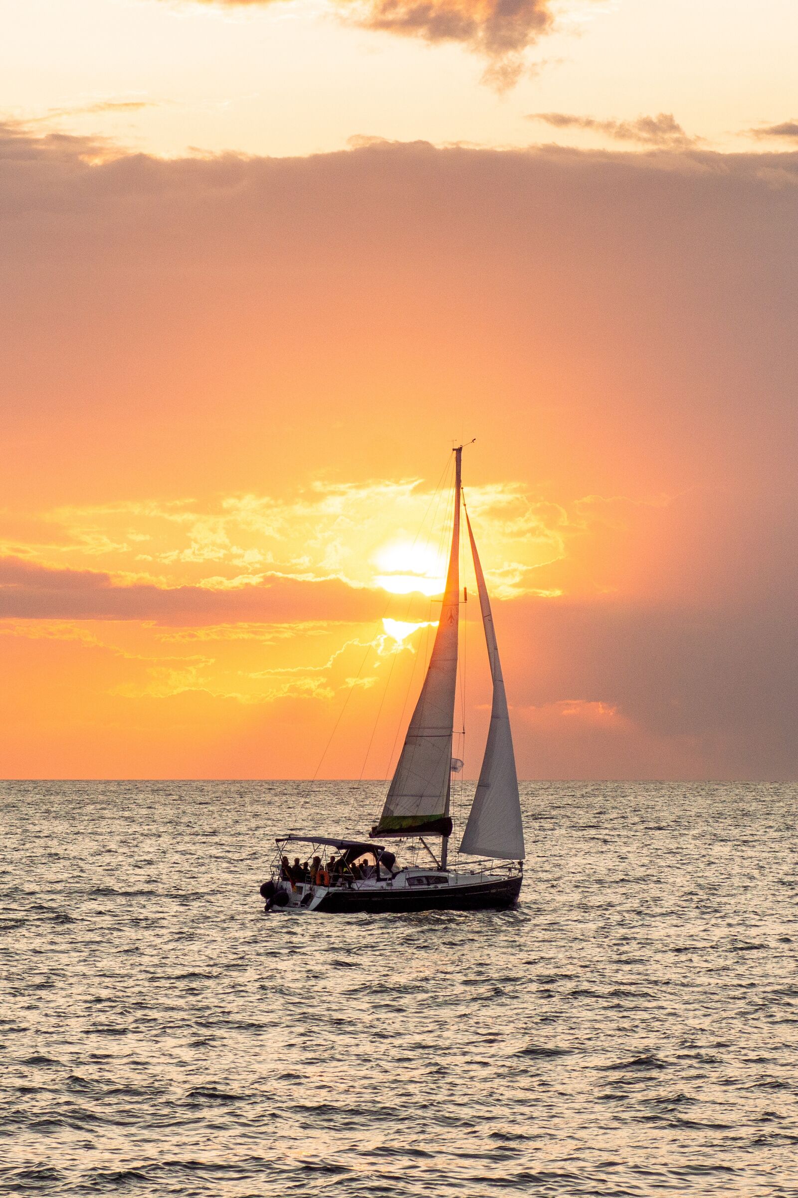 Sony SLT-A77 sample photo. Hanse sail, sunset, clouds photography