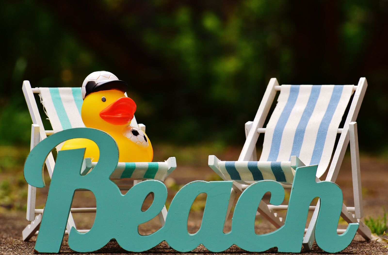 Nikon D3200 sample photo. Sun loungers, beach, font photography