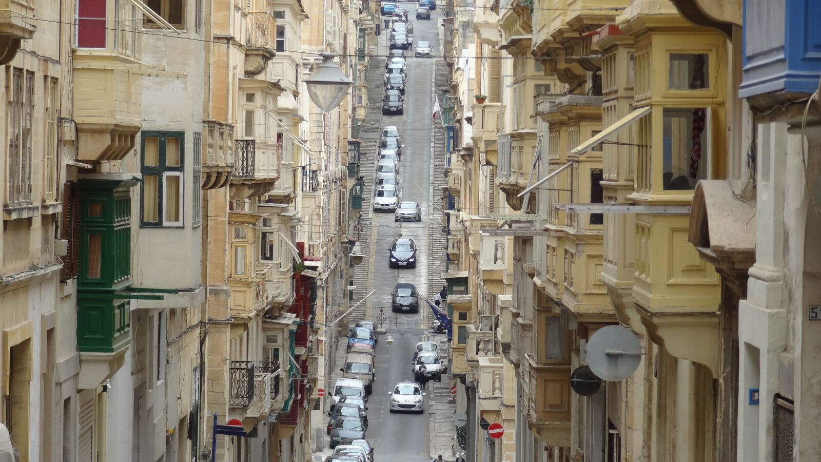 Sony Cyber-shot DSC-HX9V sample photo. Malta, street, mediterranean photography