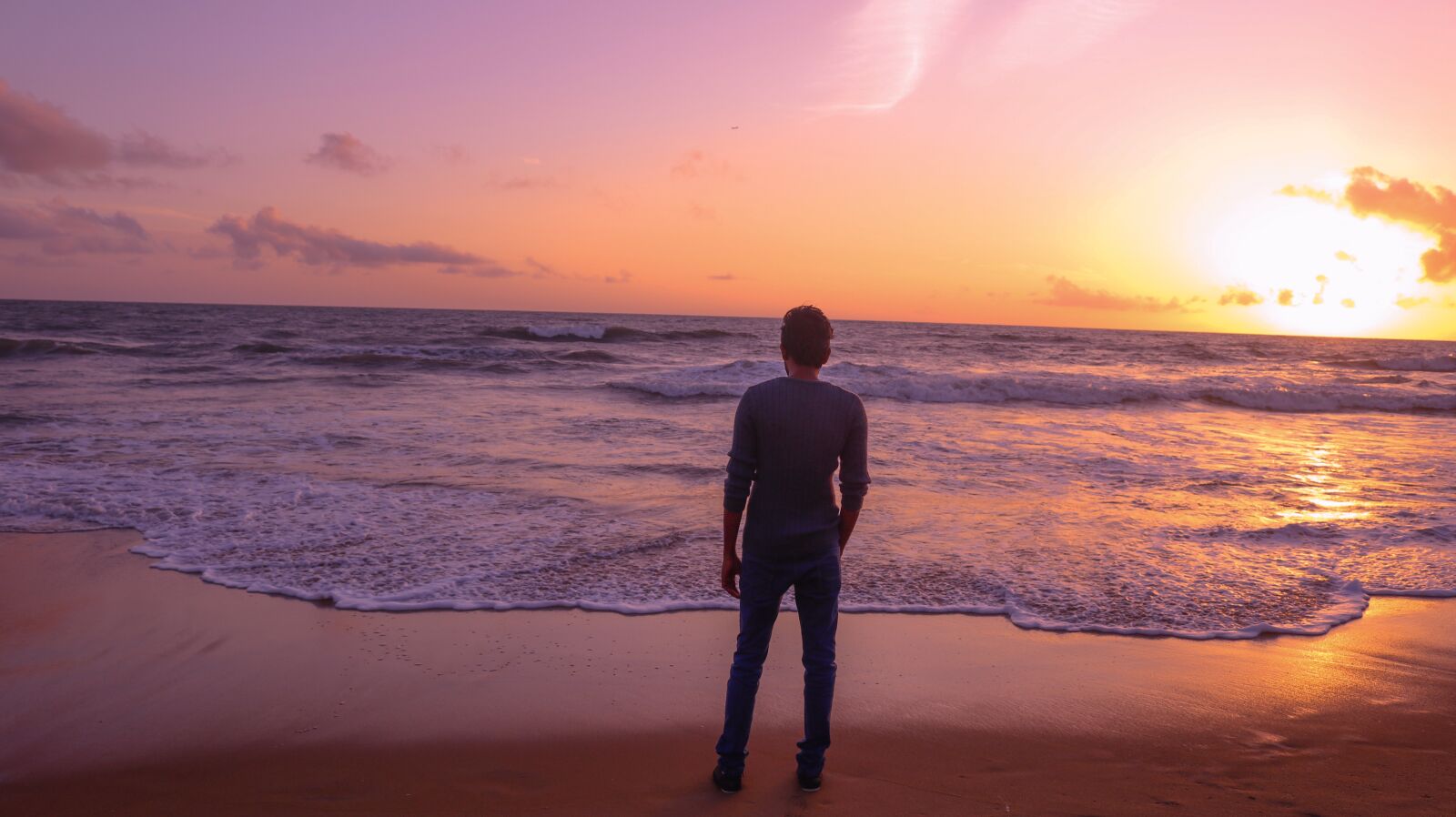 Canon EOS 750D (EOS Rebel T6i / EOS Kiss X8i) sample photo. Lonely boy, sunset beach photography