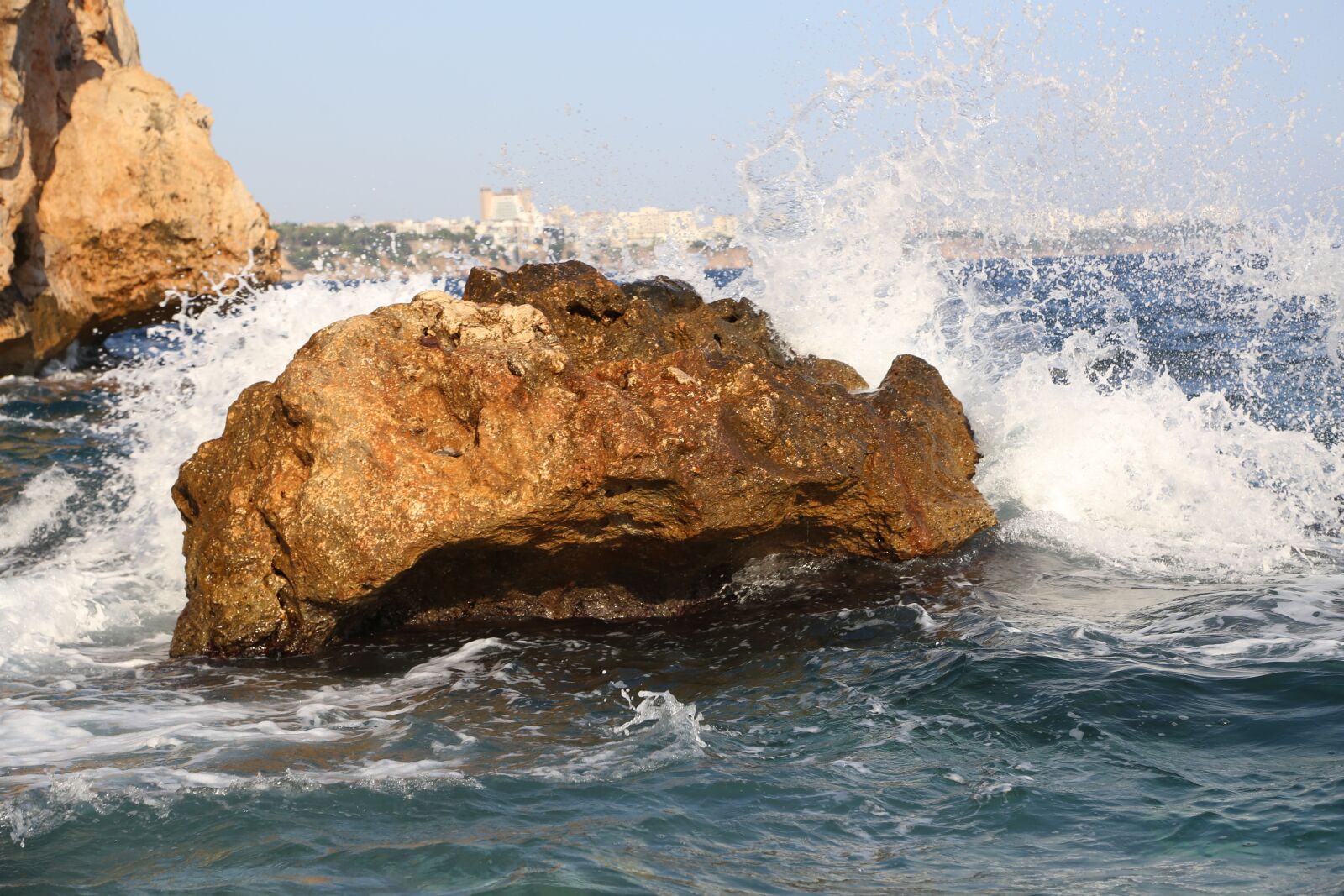 Canon EOS 6D + Canon EF 24-105mm F4L IS USM sample photo. Wave, sea, water photography