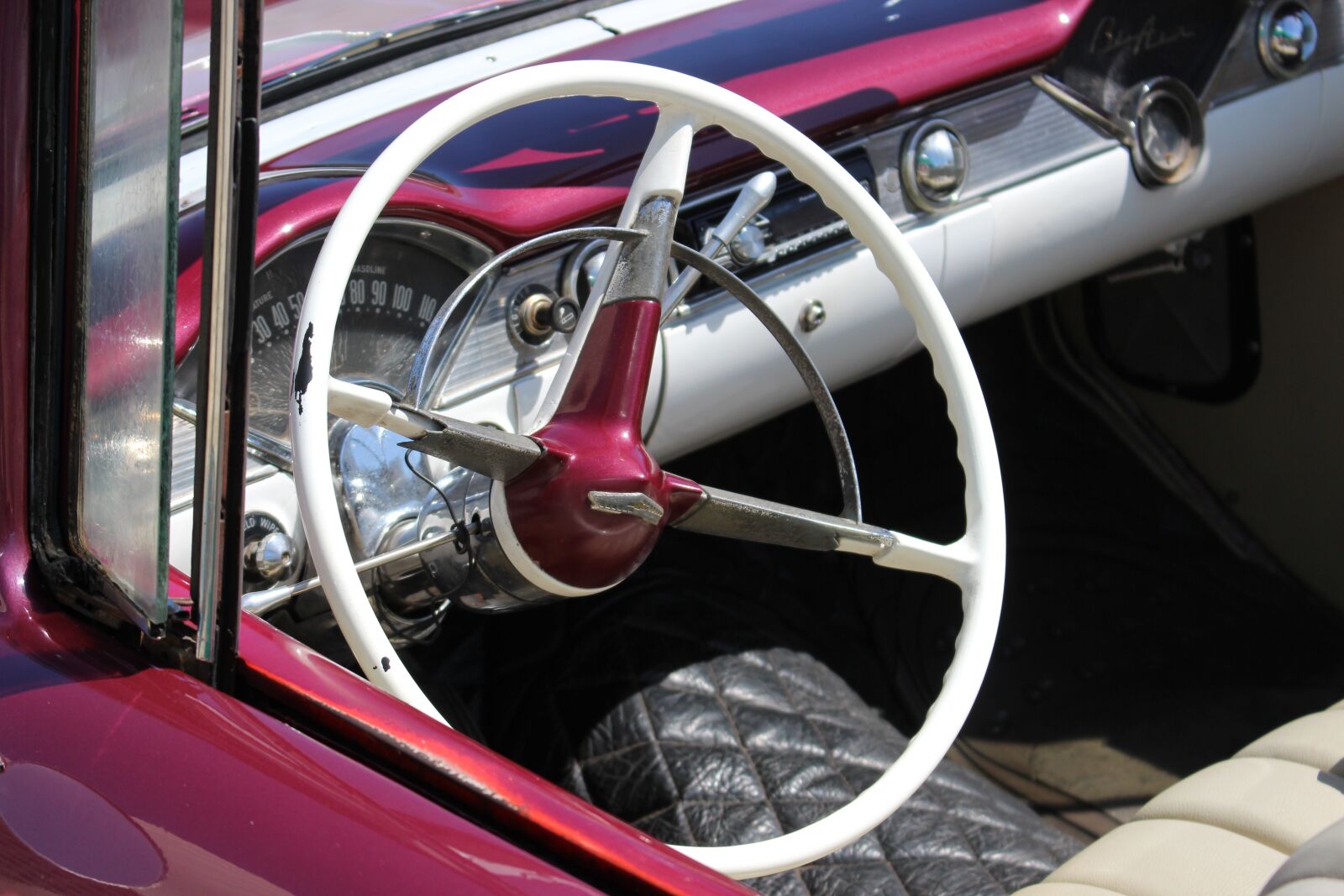 Canon EOS 700D (EOS Rebel T5i / EOS Kiss X7i) sample photo. Car, old, auto photography