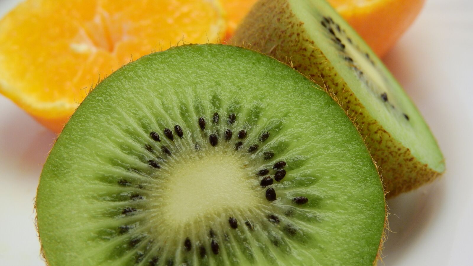 Nikon Coolpix P610 sample photo. Kiwi, fruit, detail photography