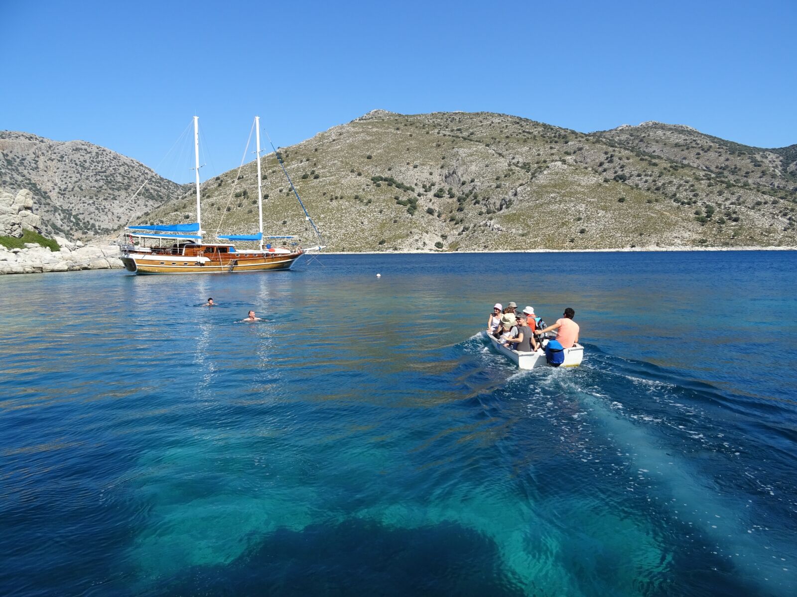 Sony DSC-HX60 sample photo. Blue cruise, sea, turkey photography