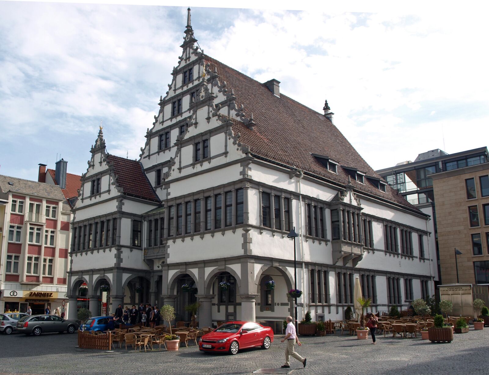 Olympus E-420 (EVOLT E-420) sample photo. Paderborn, town hall, histo photography