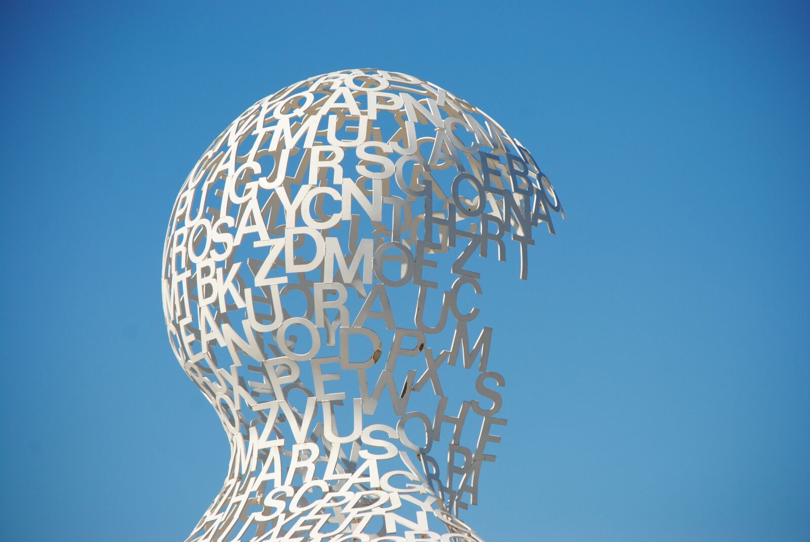Nikon D3000 sample photo. Sculpture metal, statue, antibes photography