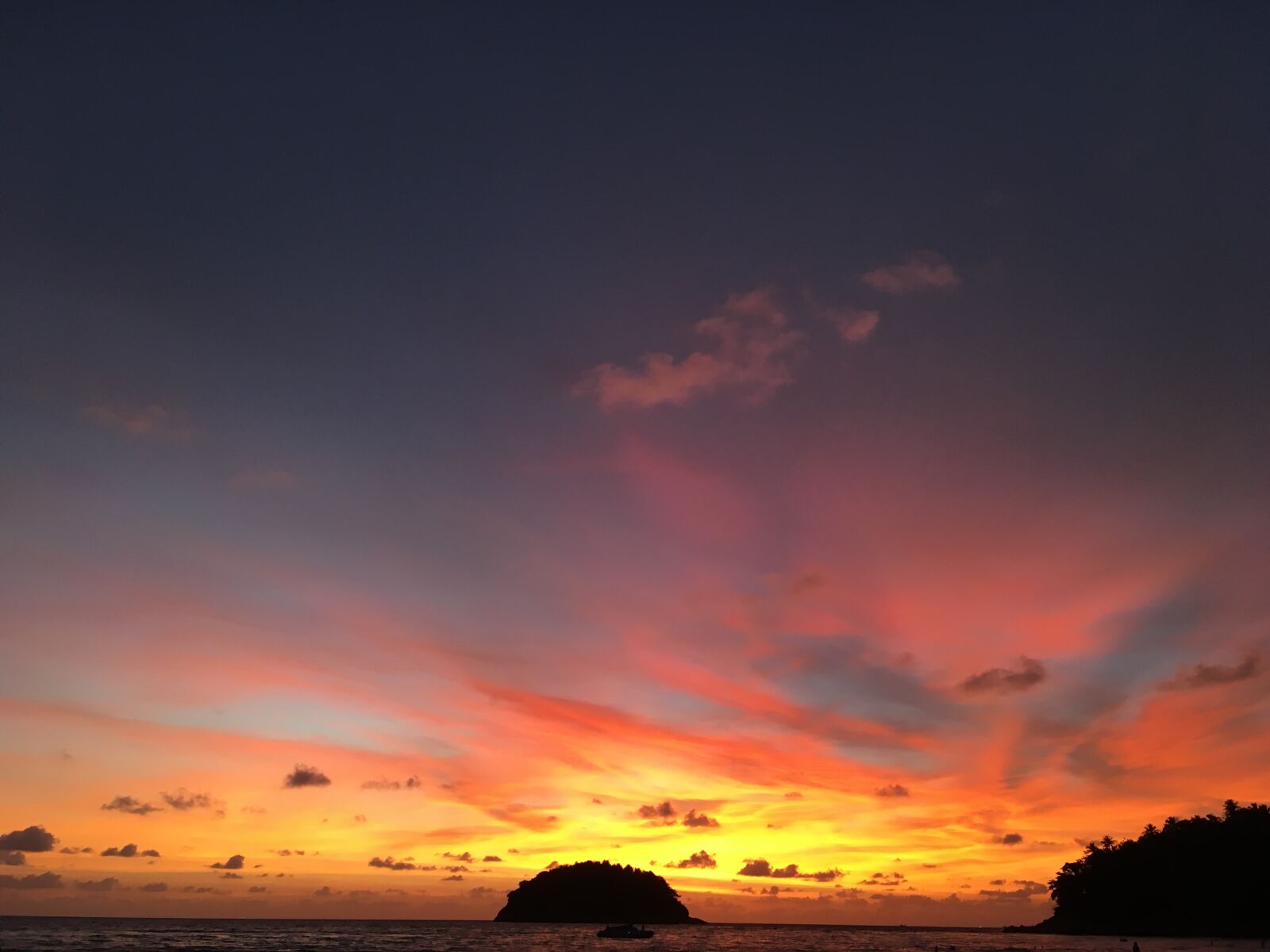 Apple iPhone SE sample photo. Sunset, dawn, twilight photography