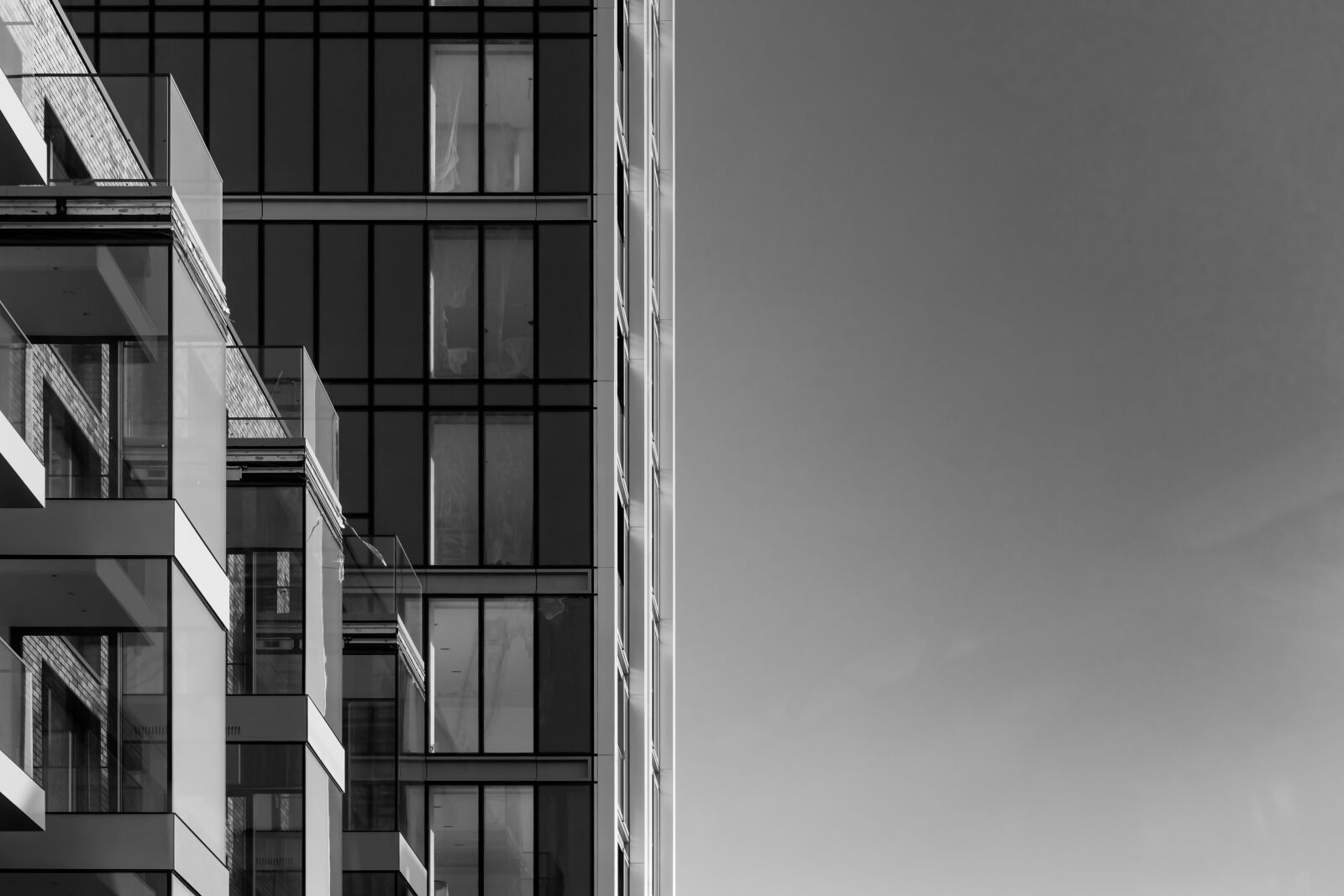 Canon EF 85mm F1.8 USM sample photo. Buiding, concrete, dramatic, lines photography
