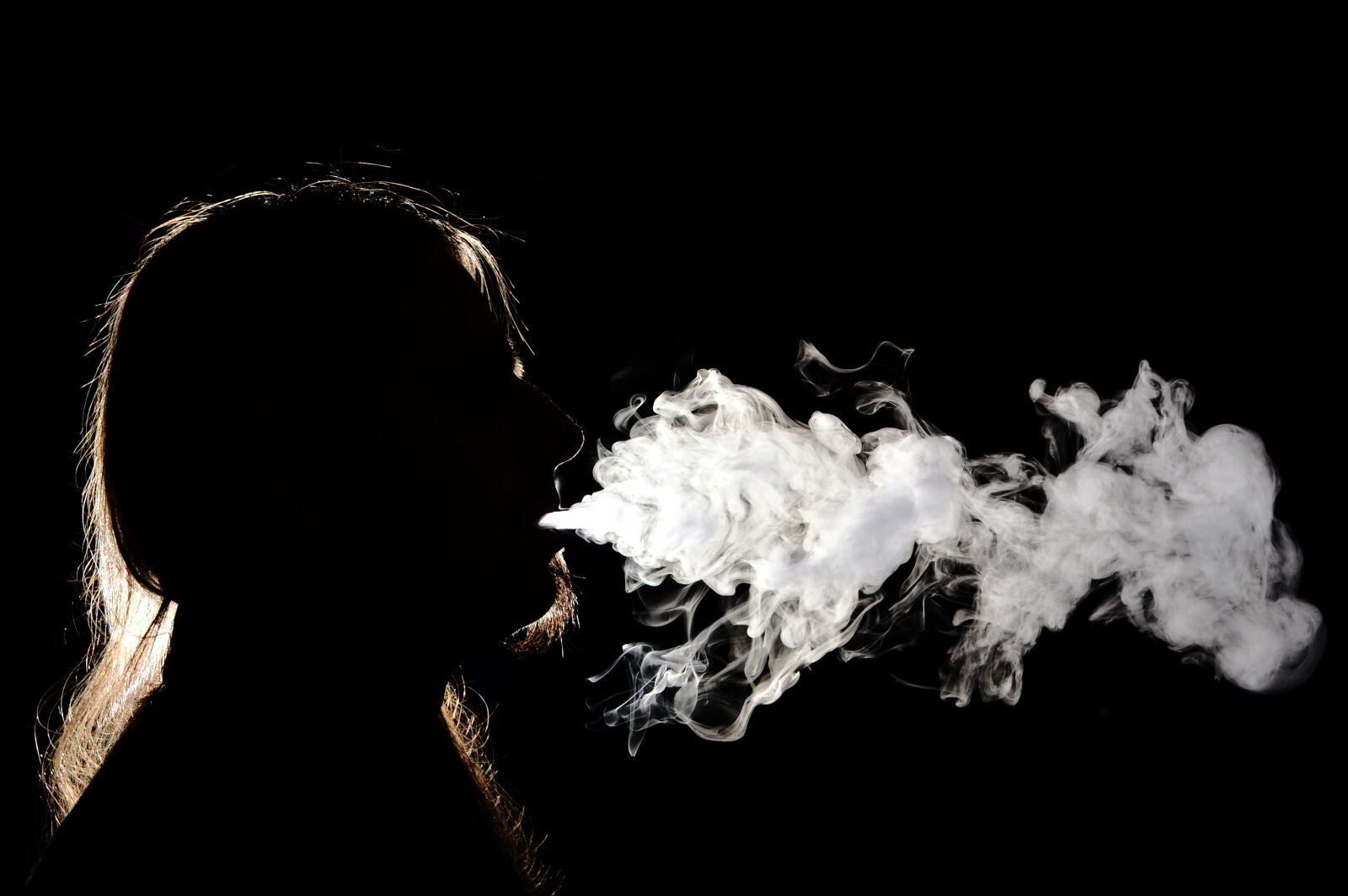 Nikon D3200 sample photo. Smoke, silhouette, light photography
