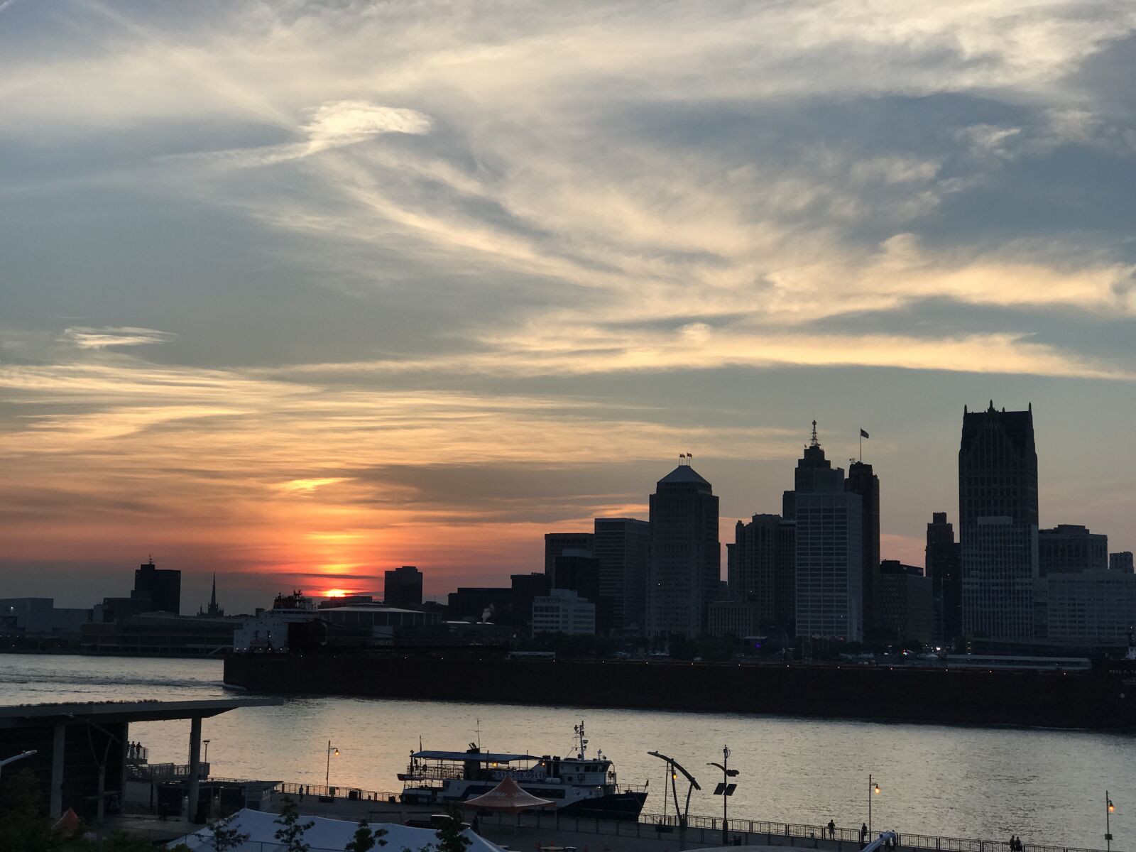 Apple iPhone 7 Plus sample photo. City, sunset, river photography