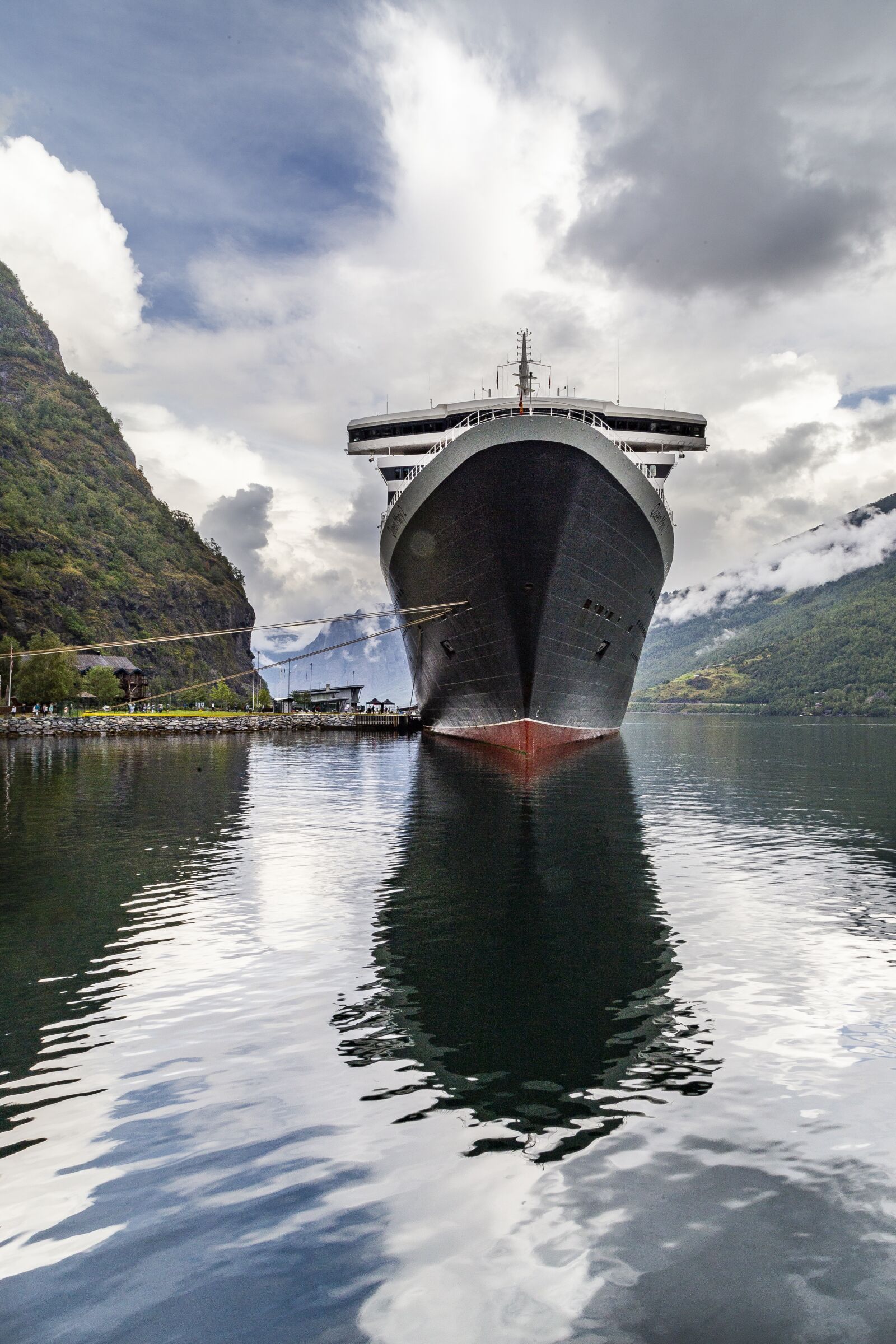 Canon EOS 6D + Canon EF 24-105mm F4L IS USM sample photo. Queen mary 2, norway photography