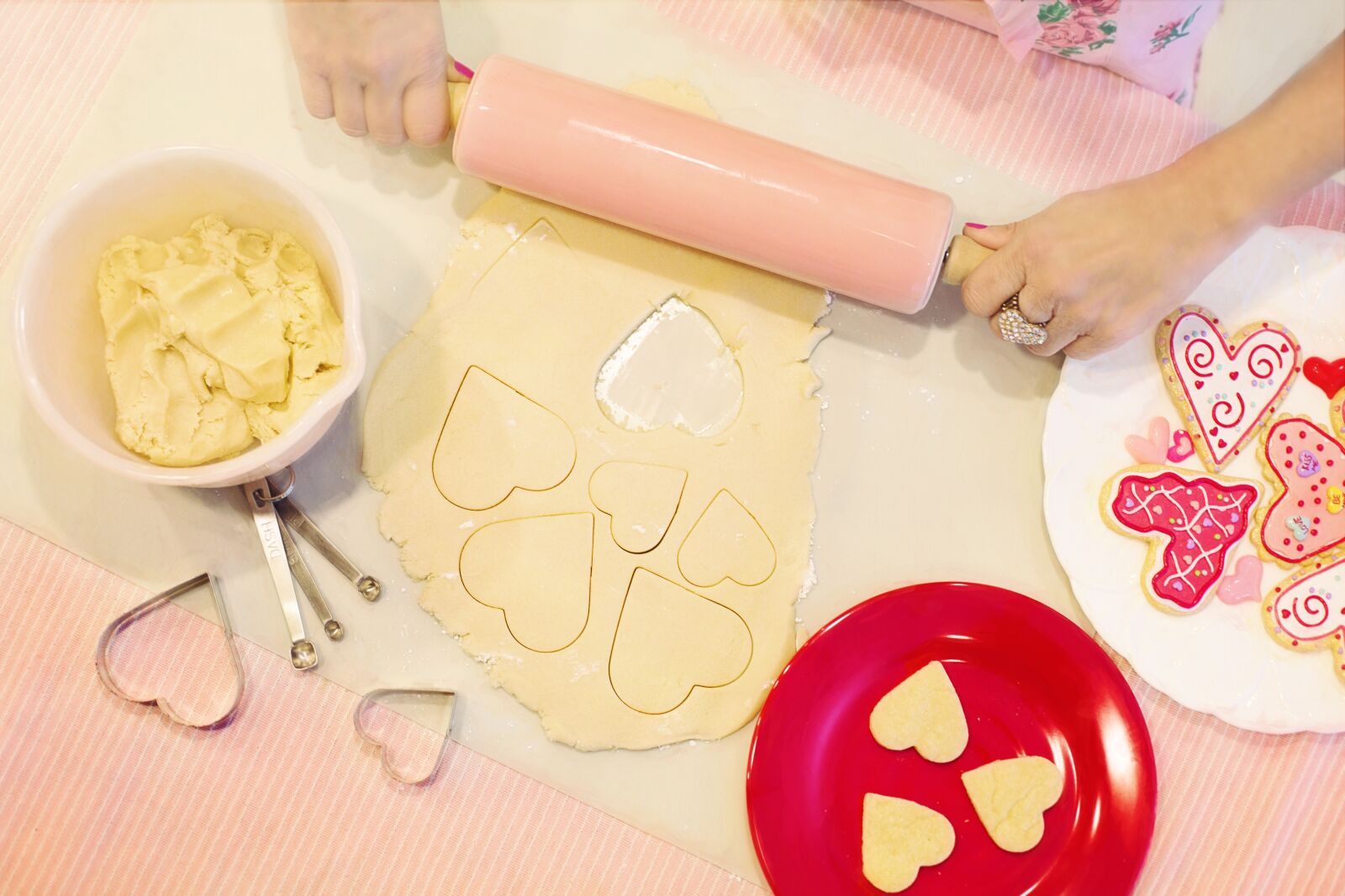 Canon EF 50mm F1.4 USM sample photo. Valentine's day, baking, baking photography