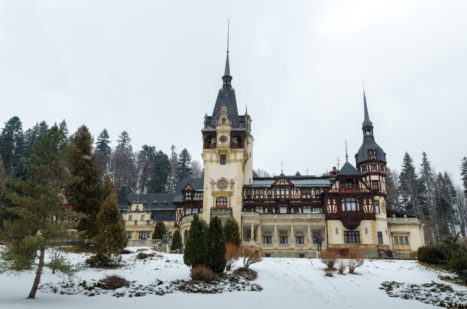 Nikon D7000 sample photo. Peles castle, winter season photography