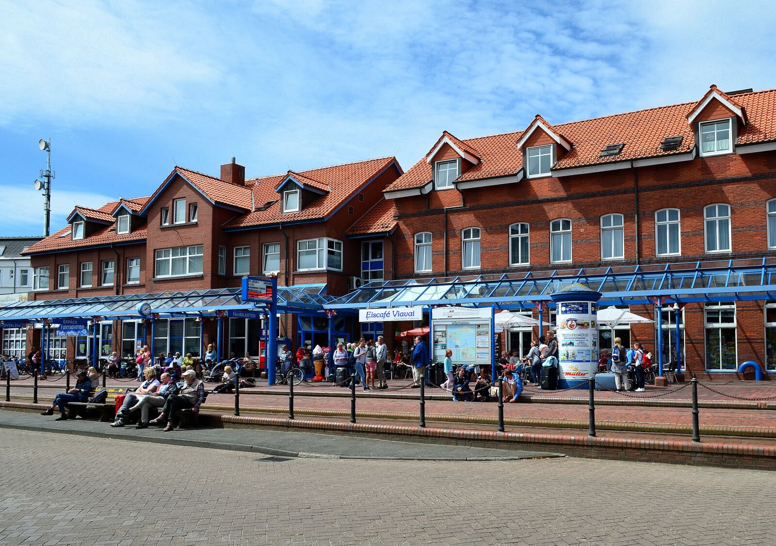 Nikon D5100 sample photo. Borkum, railway station, island photography