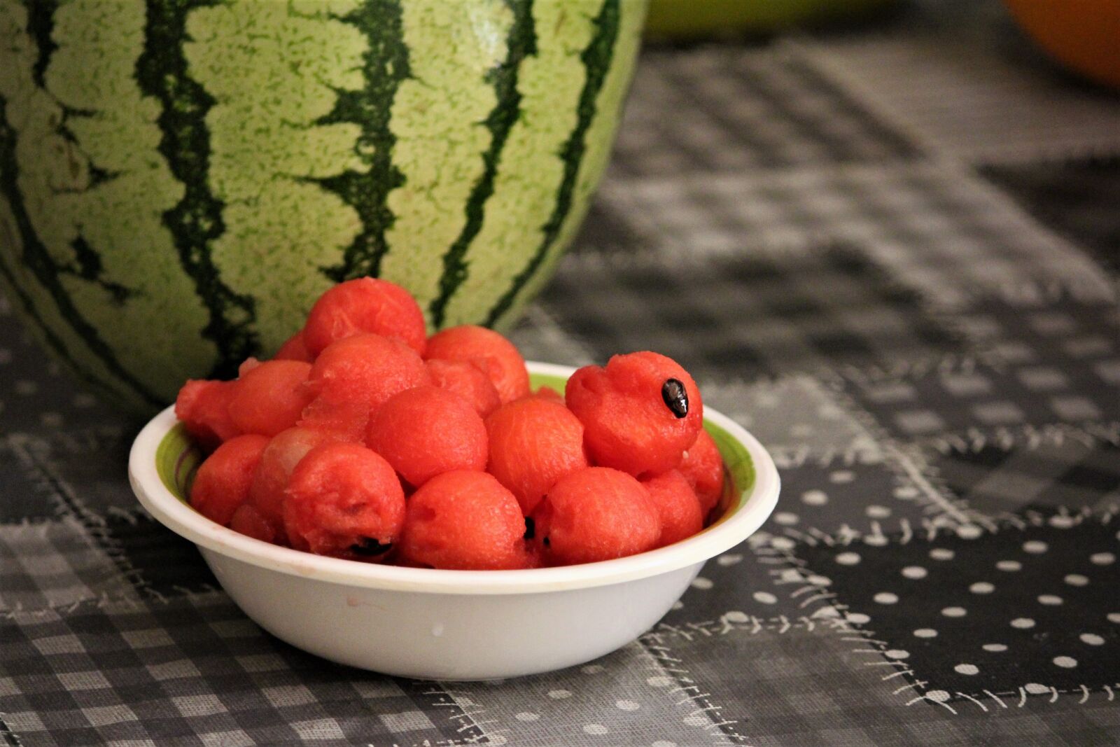 Canon EOS 700D (EOS Rebel T5i / EOS Kiss X7i) sample photo. Food, fruit, freshness photography