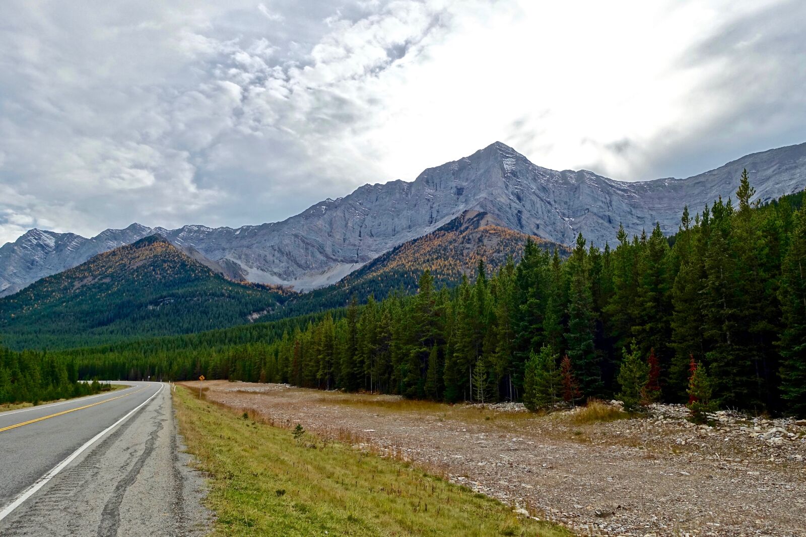 Sony Cyber-shot DSC-RX100 III sample photo. Route, mountains, freeway photography