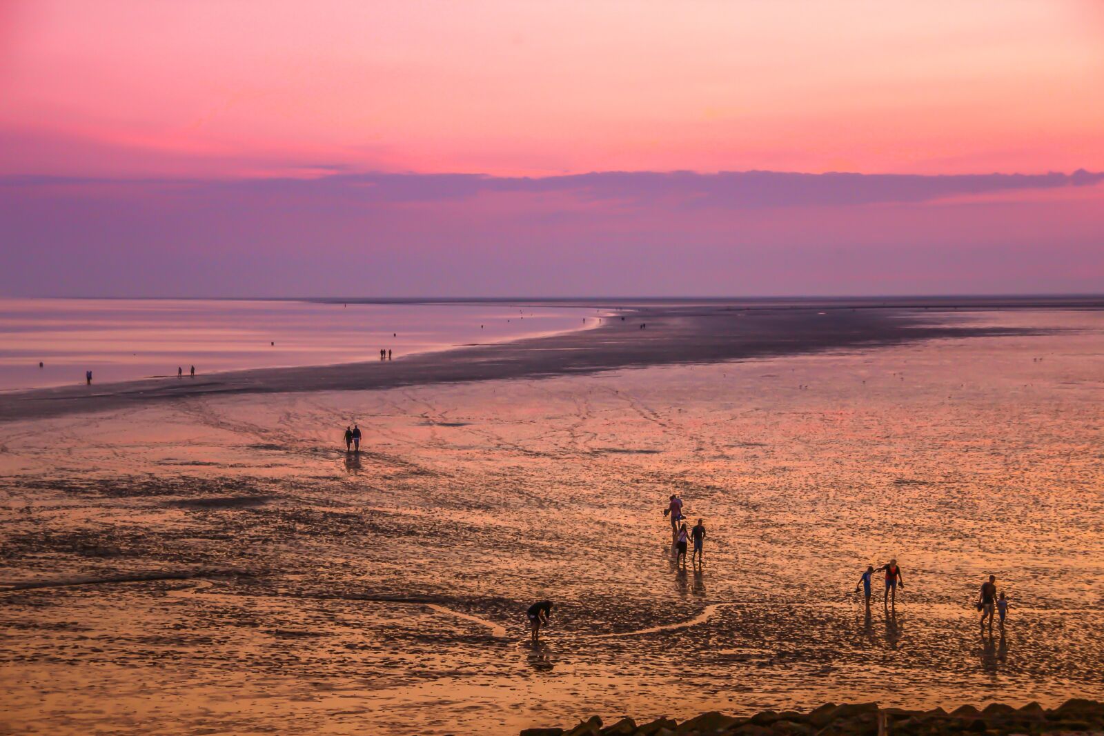 Canon EOS 550D (EOS Rebel T2i / EOS Kiss X4) sample photo. Mudflat hiking, watts, beach photography