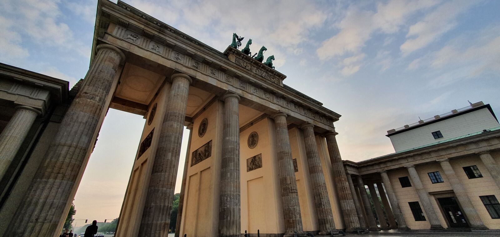 Samsung Galaxy S10 sample photo. Brandenburg gate, berlin, government photography