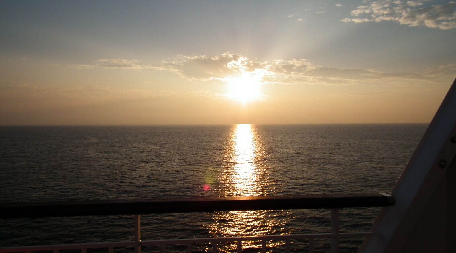 FujiFilm FinePix HS10 (FinePix HS11) sample photo. Sunrise, pacific ferry, on photography