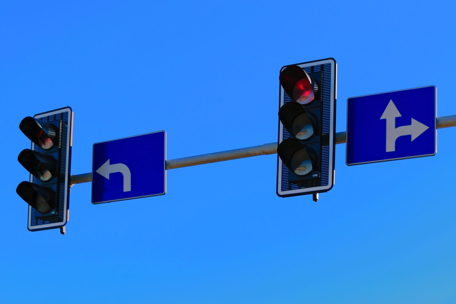 Nikon D5300 sample photo. High beam, traffic control photography