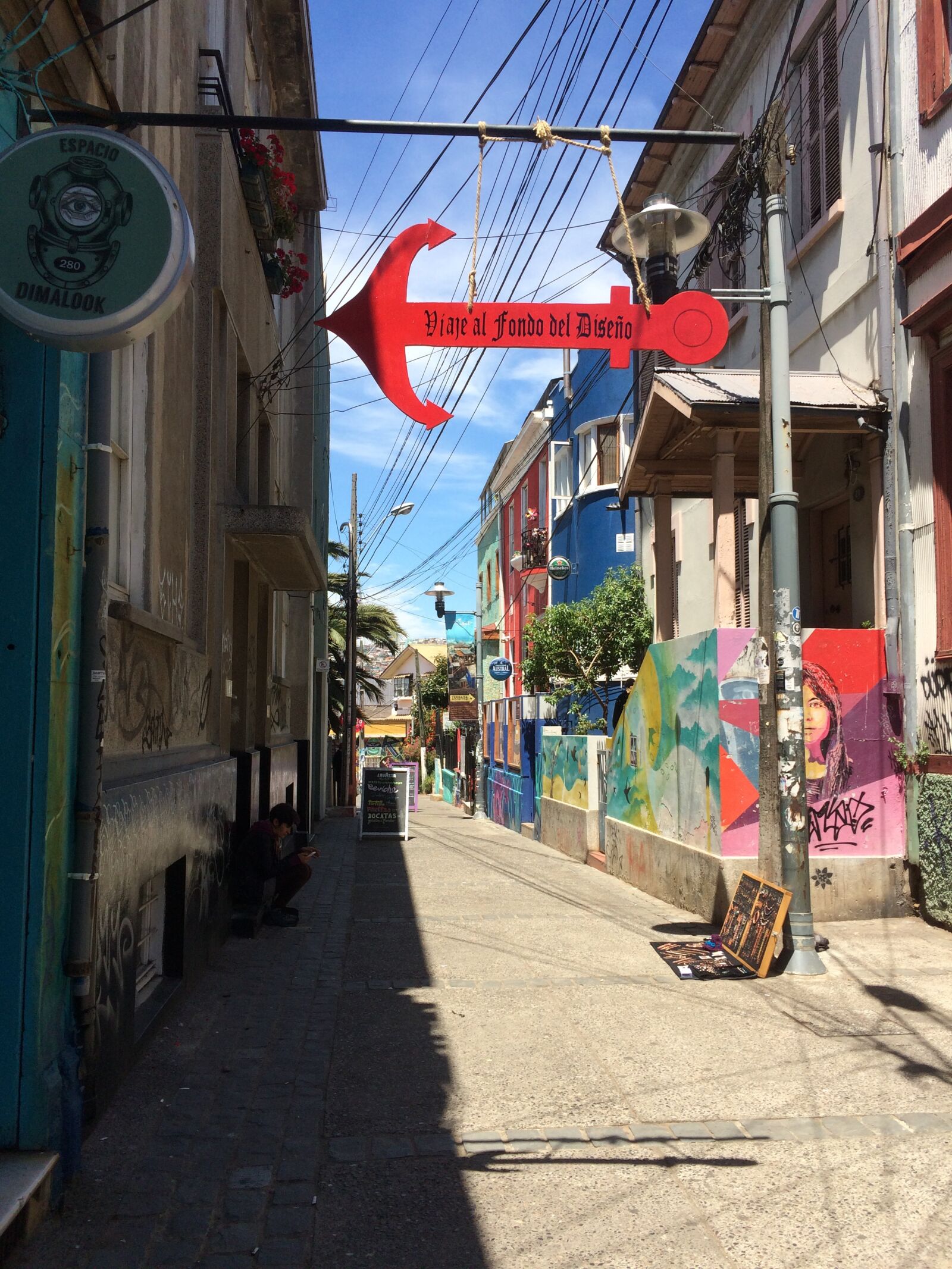 iPhone 5s back camera 4.15mm f/2.2 sample photo. Valparaiso, chile, street photography