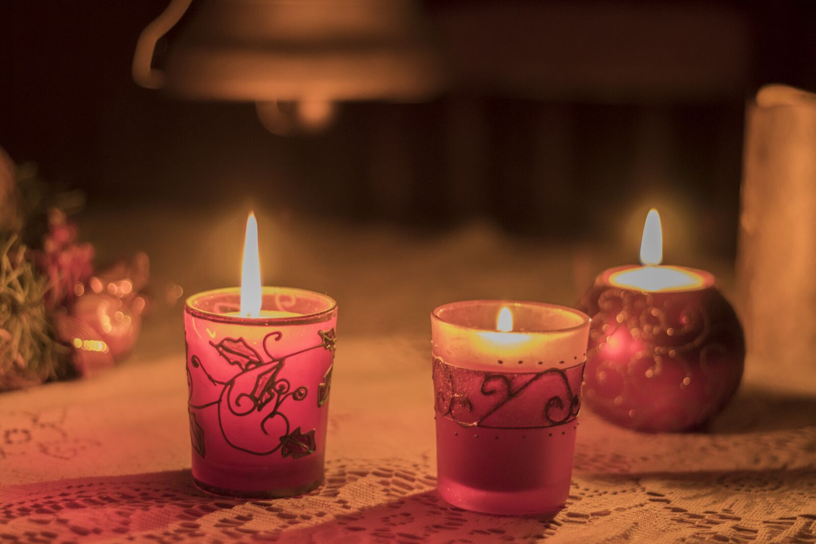 Canon EOS 200D (EOS Rebel SL2 / EOS Kiss X9) + Canon EF 50mm F1.8 STM sample photo. Candle, candelight, light photography