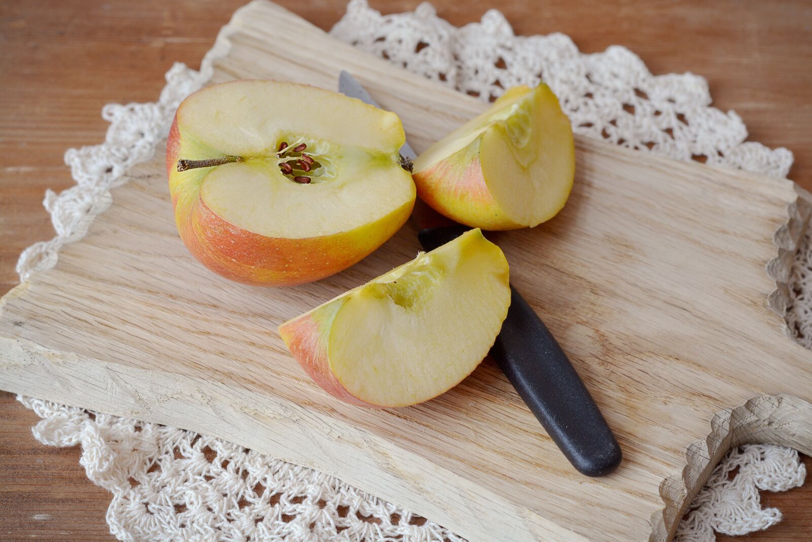 Nikon D7100 sample photo. Apple, bio apple, cut photography
