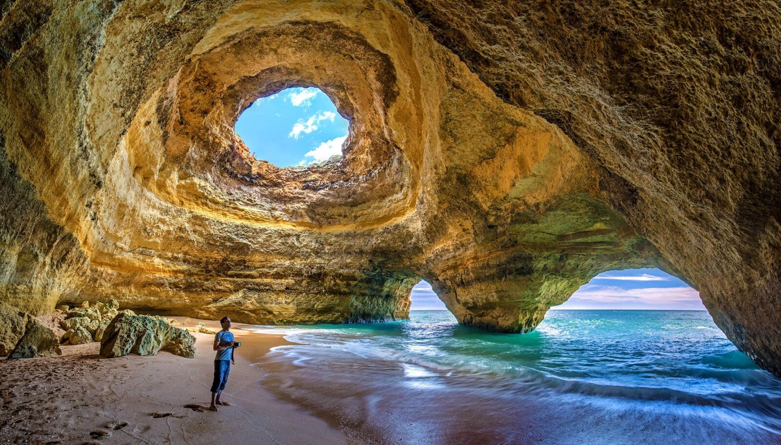Canon EF 16-35mm F4L IS USM sample photo. Portugal, algarve, benagil photography