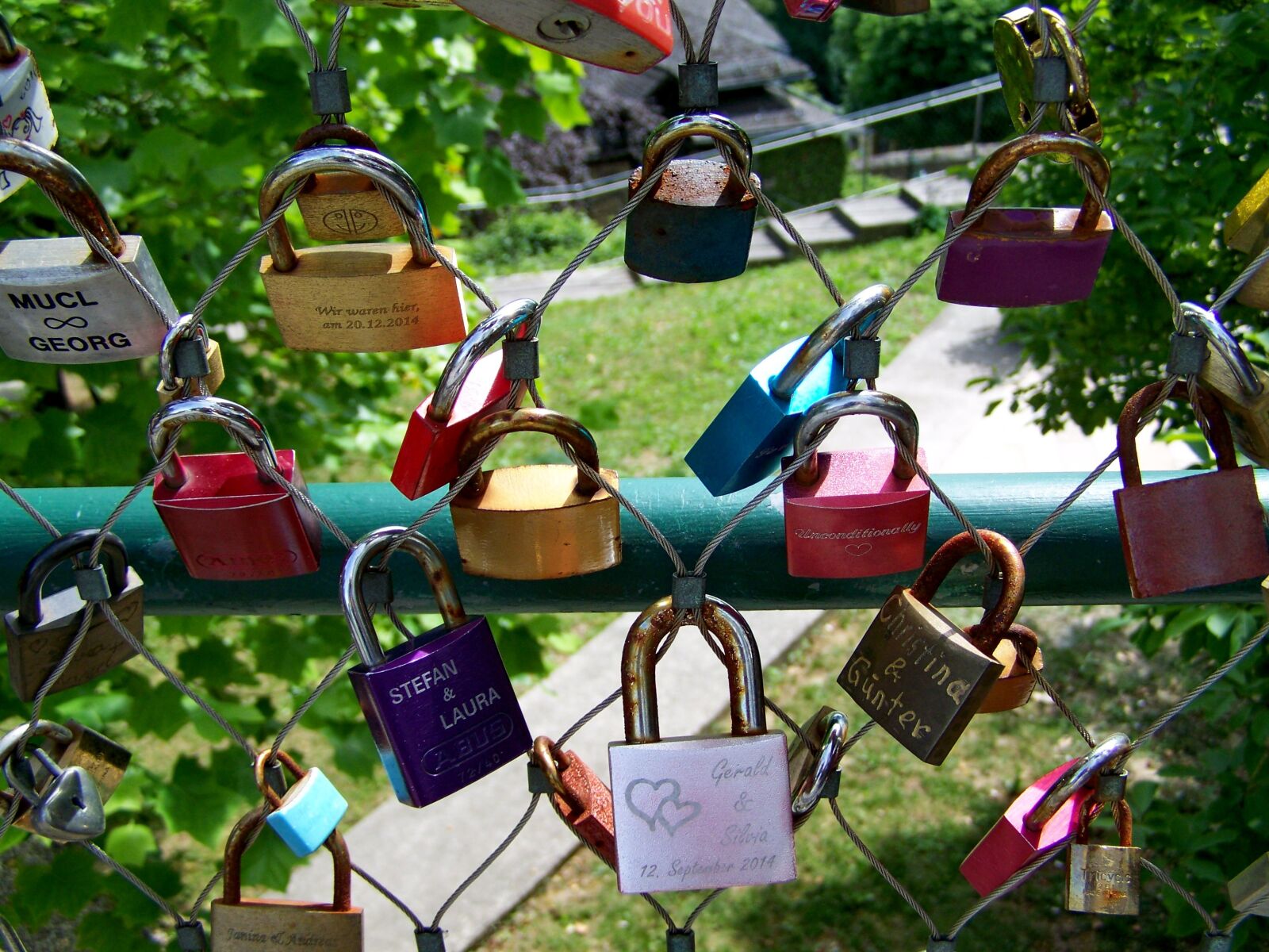 Kodak EASYSHARE ZD710 ZOOM DIGITAL CAMERA sample photo. Loyalty lock, love lock photography