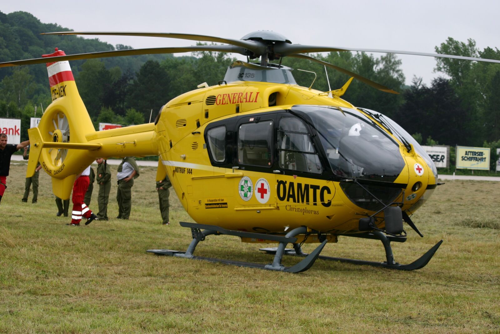 Canon EOS 300D (EOS Digital Rebel / EOS Kiss Digital) sample photo. Helicopter, öamtc, rescue helicopter photography