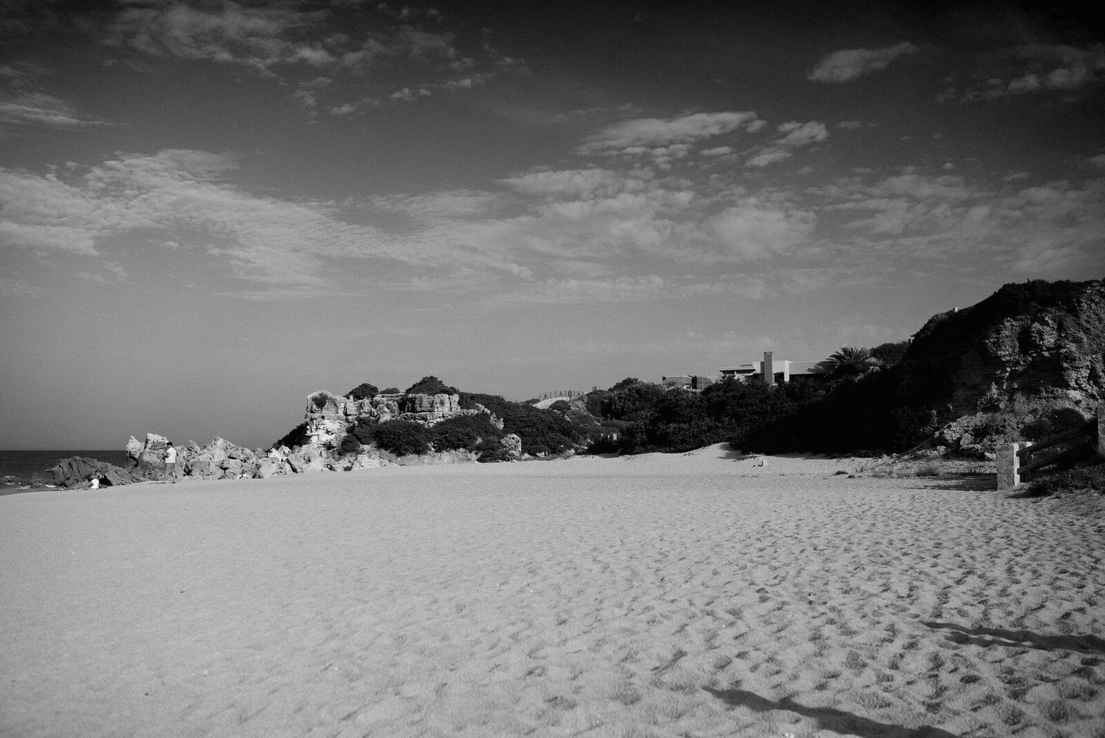 Nikon D610 + Sigma 35mm F1.4 DG HSM Art sample photo. Beach, black, blackandwhite, calm photography
